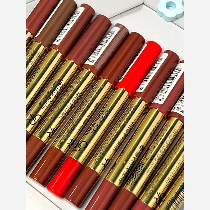 روج مخملي ثابت من Norida – Velvet Matte Lip Pencil