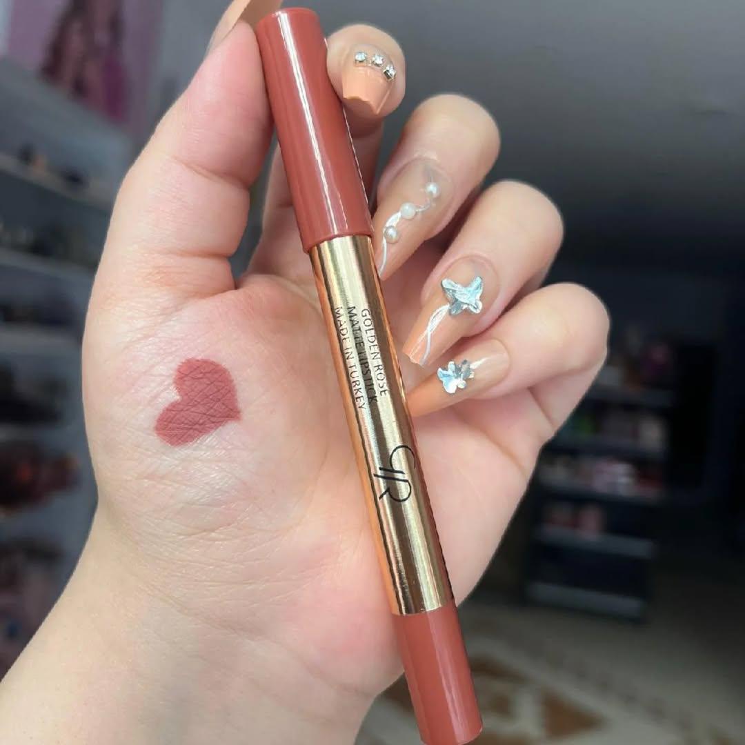روج مخملي ثابت من Norida – Velvet Matte Lip Pencil