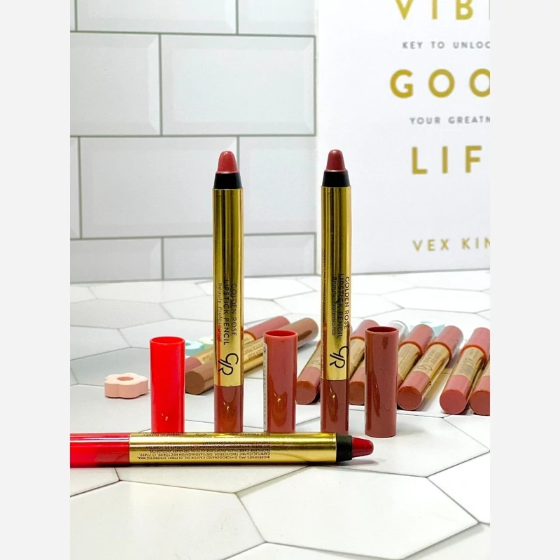 روج مخملي ثابت من Norida – Velvet Matte Lip Pencil