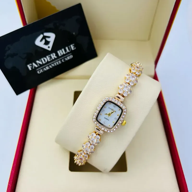 ساعة فندر بلو نسائية كلاسيك روز جولد ومينا أبيض (A1)