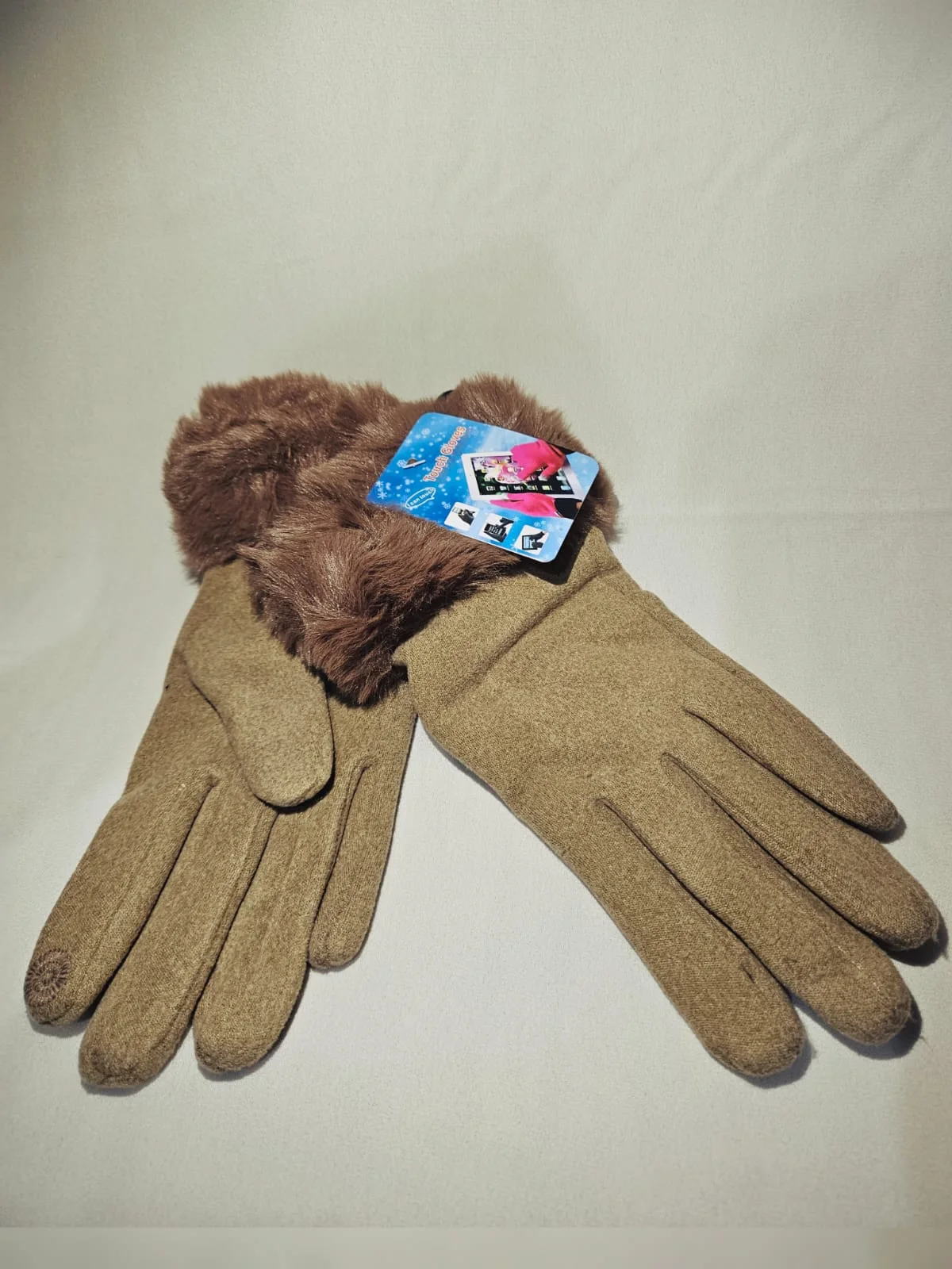 قفازات نسائية أنيقة