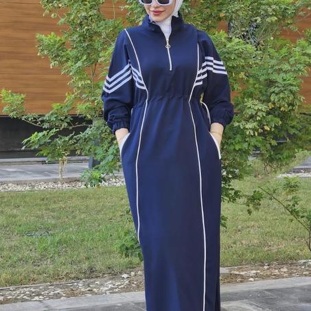 Robe sport trois bandes