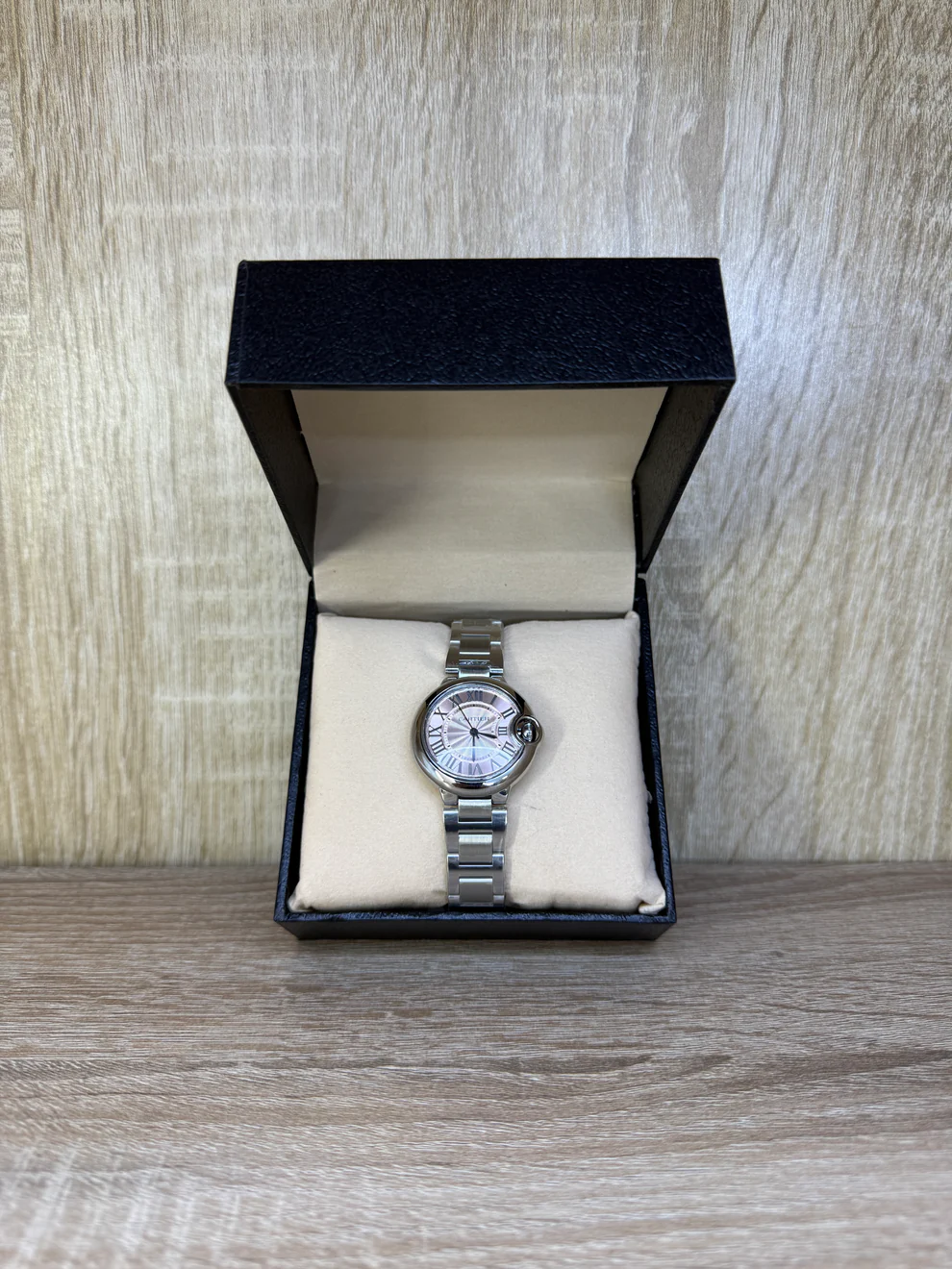 CARTIER FEMMES BOUTON 2025 BOITE SIMPLE