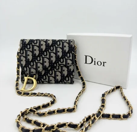 PORTE DIOR FEMMES PETITE TAILLE AVEC BANDOULIÈRE