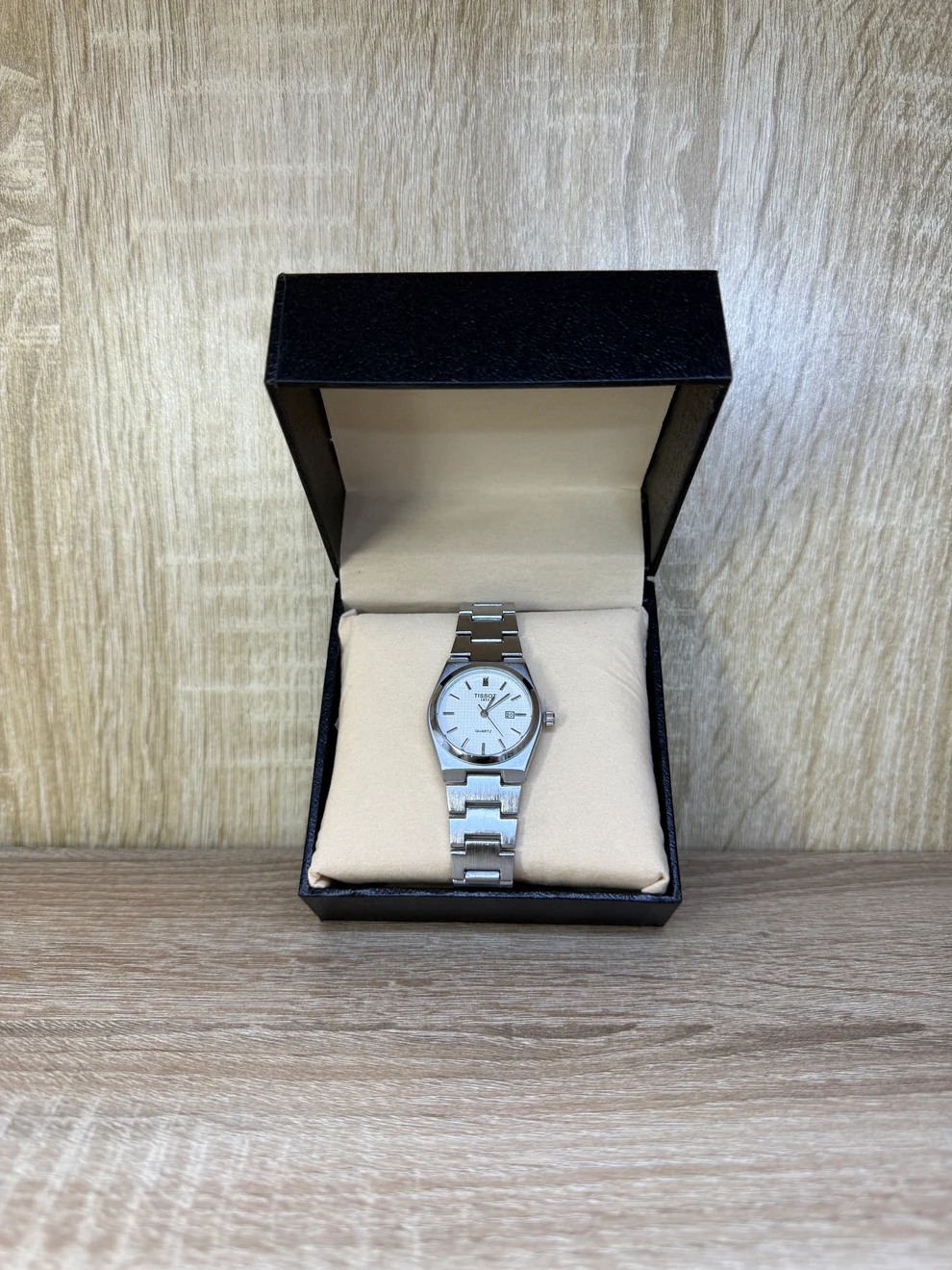 TISSOT FEMMES CLASSIQUE BOITE SIMPLE