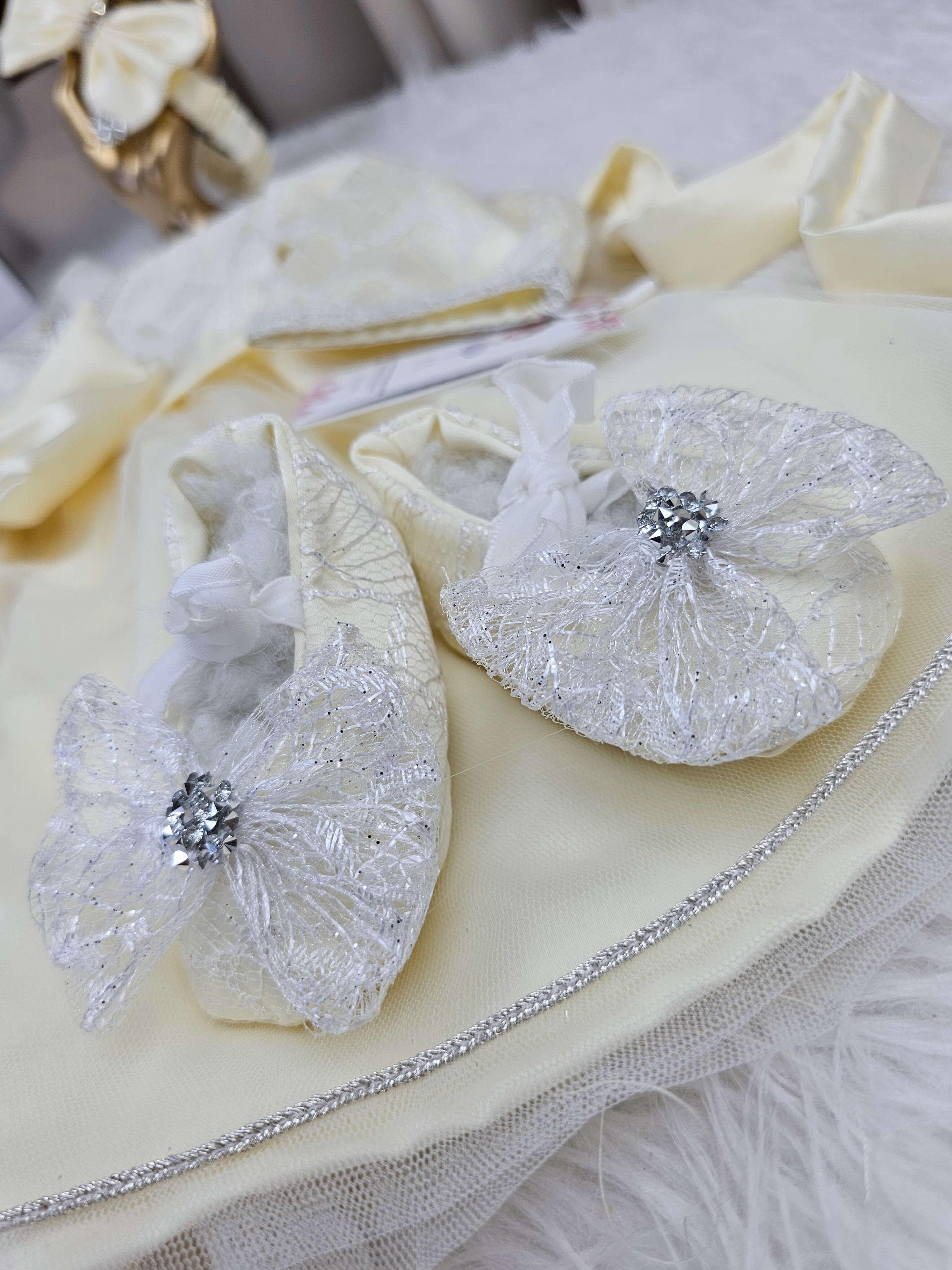 Nfissa Box Bébé – Robe Caftan Crème & Argent