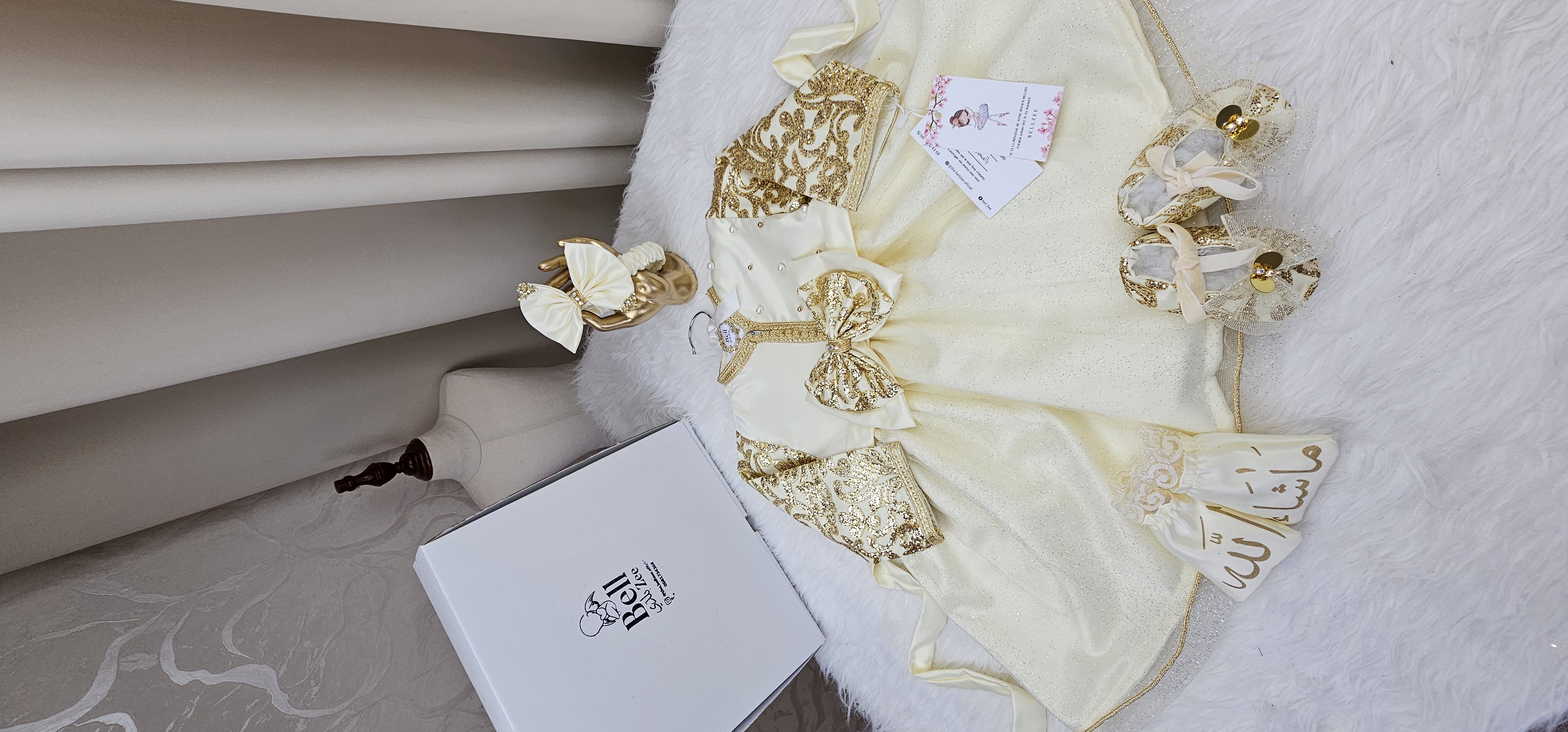 Nfissa Box Bébé – Robe Caftan Crème & Doré