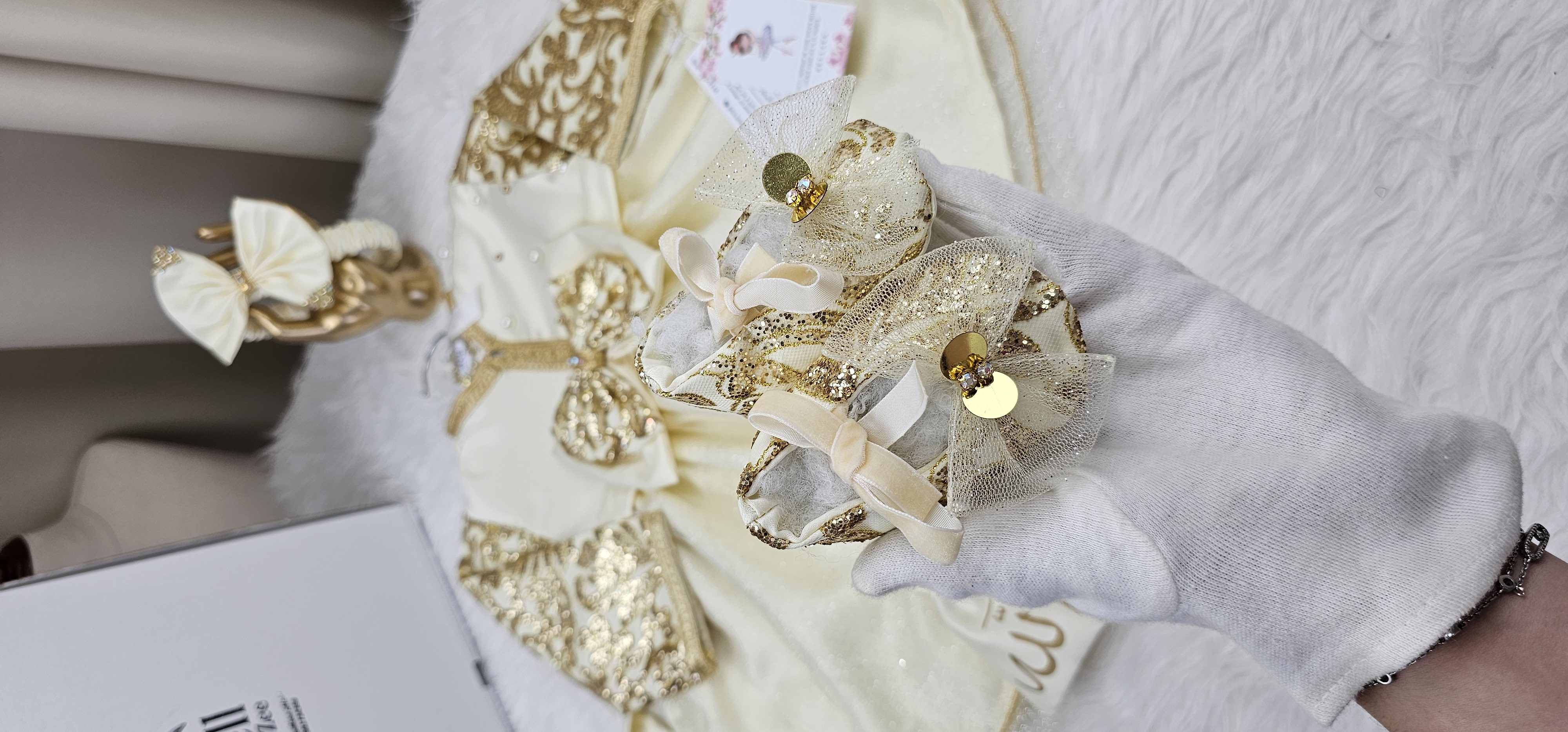 Nfissa Box Bébé – Robe Caftan Crème & Doré