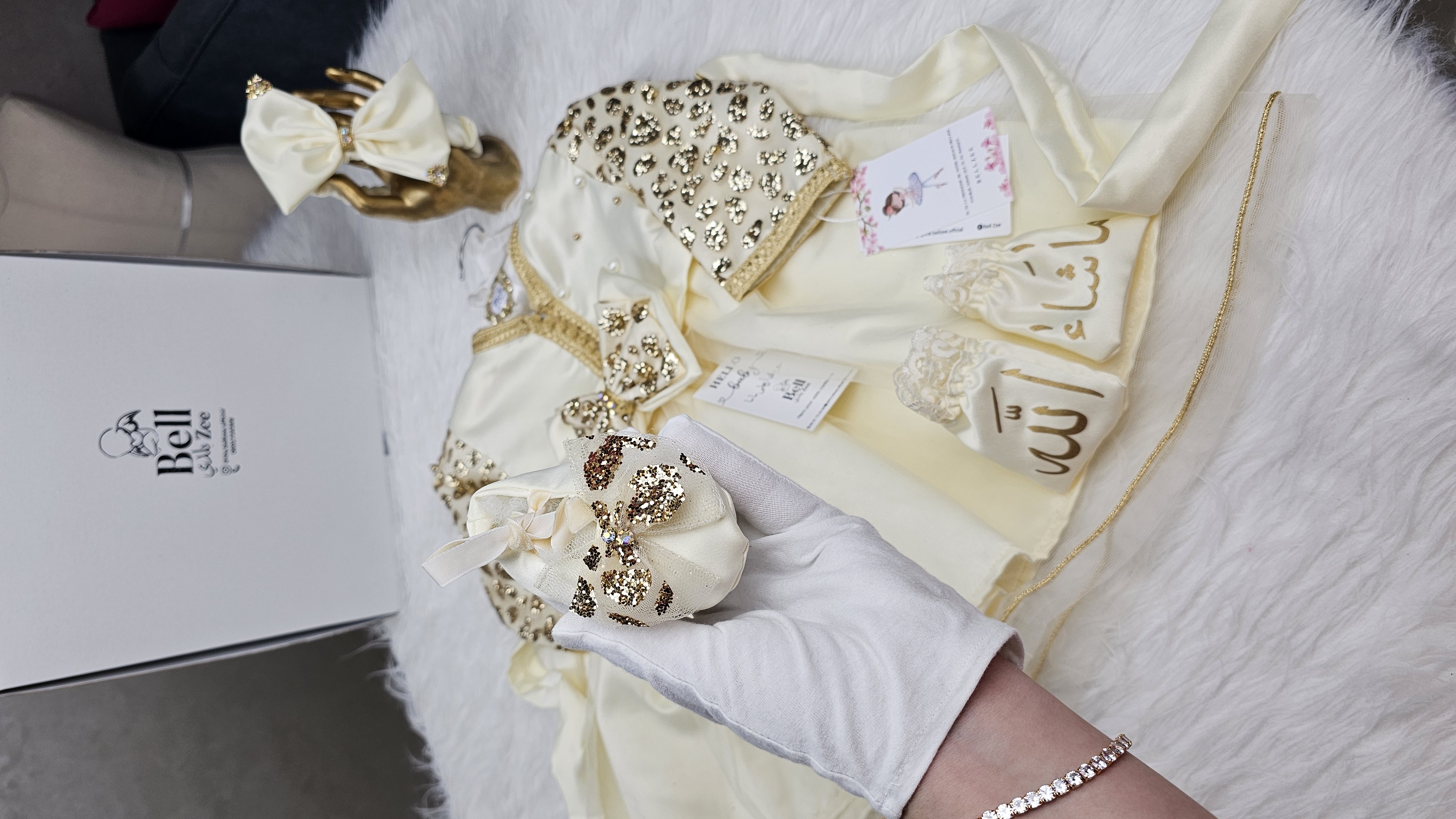 Nfissa Box Bébé – Robe Caftan Crème & Doré Sequins