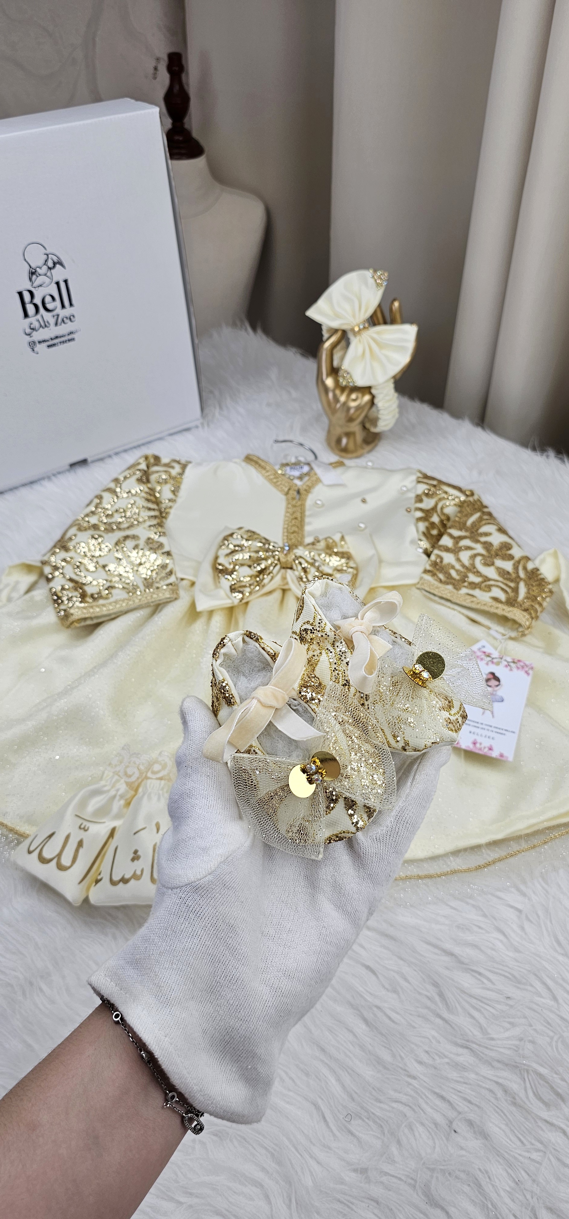 Nfissa Box Bébé – Robe Caftan Crème & Doré