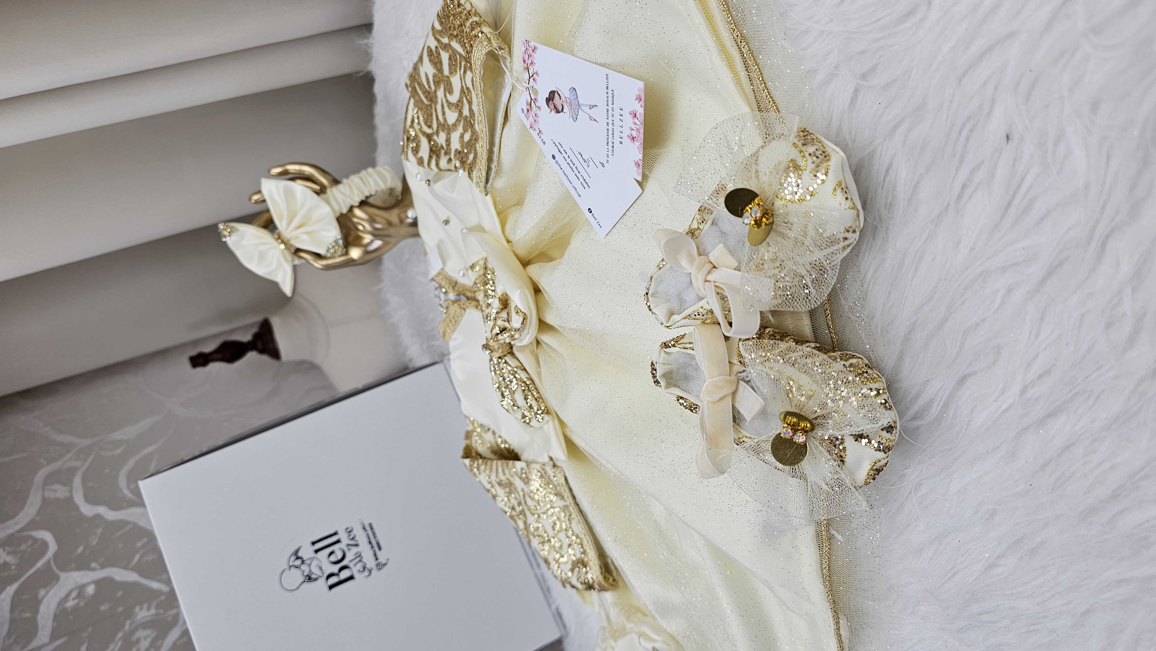 Nfissa Box Bébé – Robe Caftan Crème & Doré