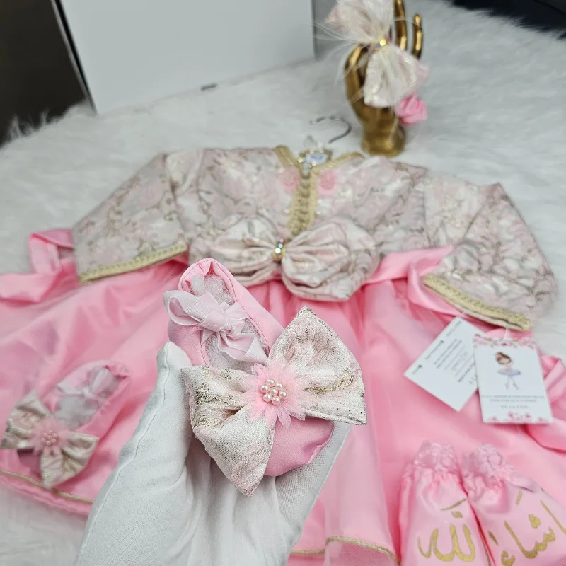 Nafissa Box Bébé – Robe Caftan Rose Bonbon & Doré