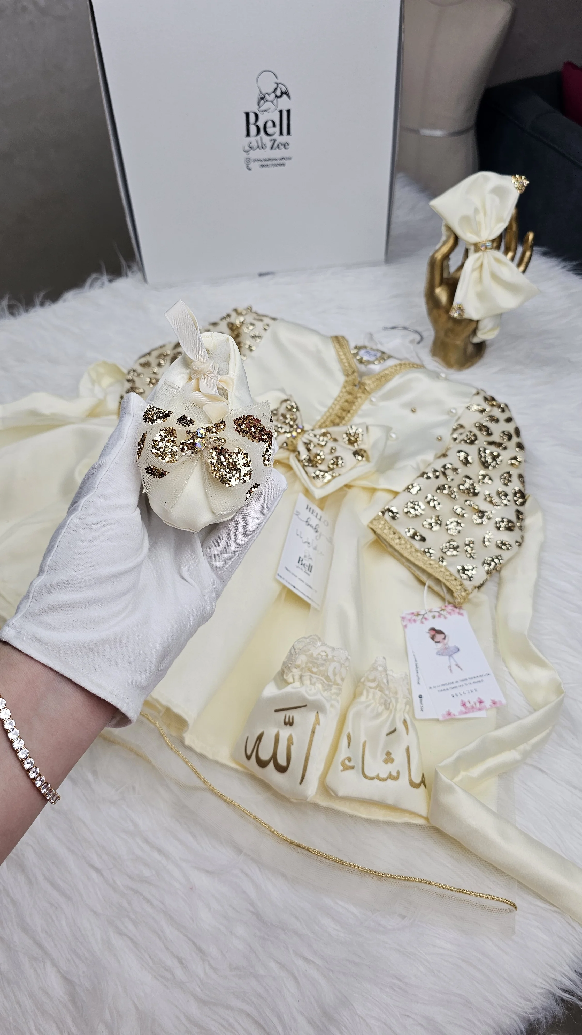Nfissa Box Bébé – Robe Caftan Crème & Doré Sequins