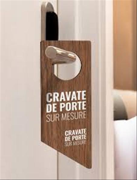 Cravates accroche porte