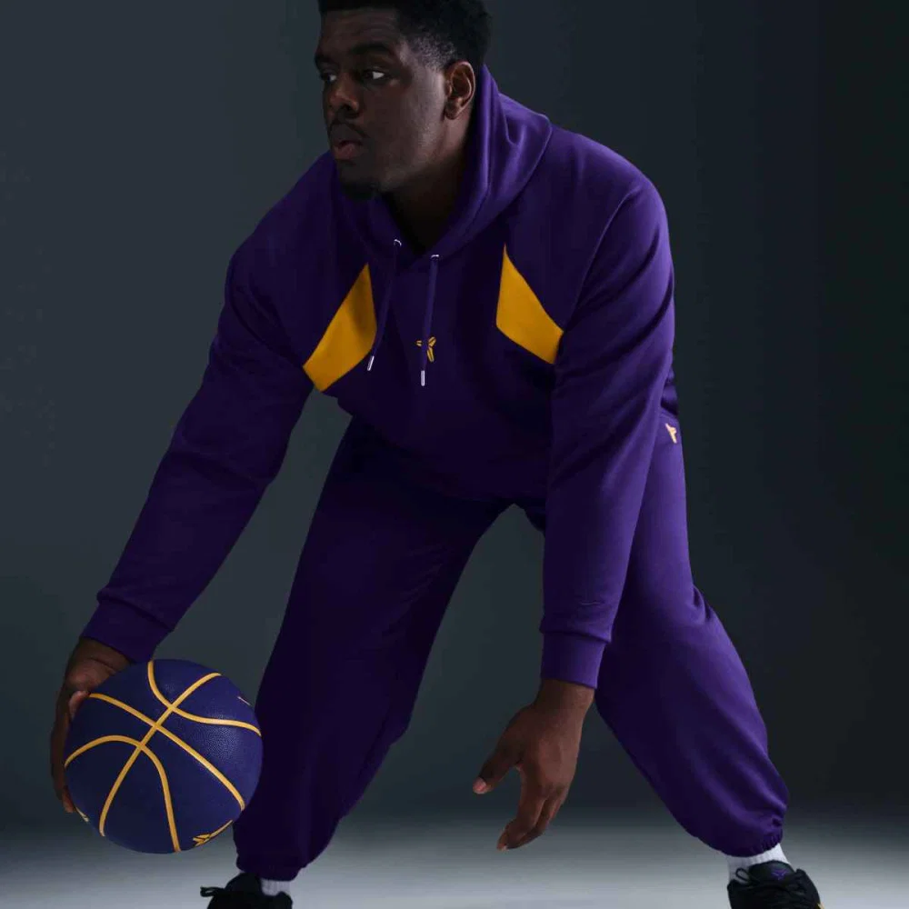Ensemble Nike Kobe court