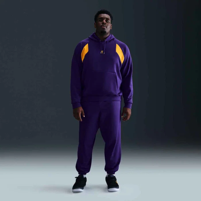 Ensemble Nike Kobe court