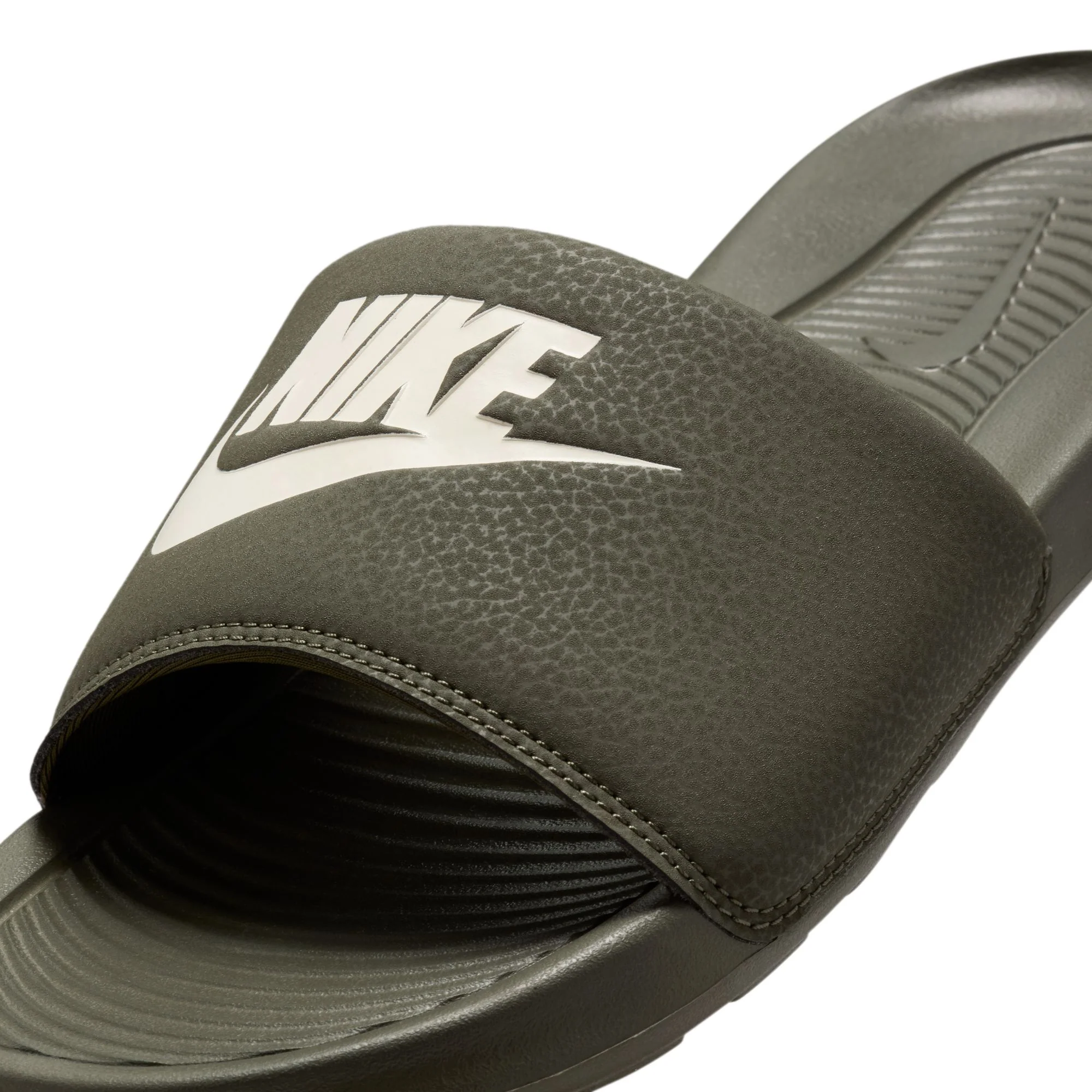 NIKE VICTORI ONE SLIDES