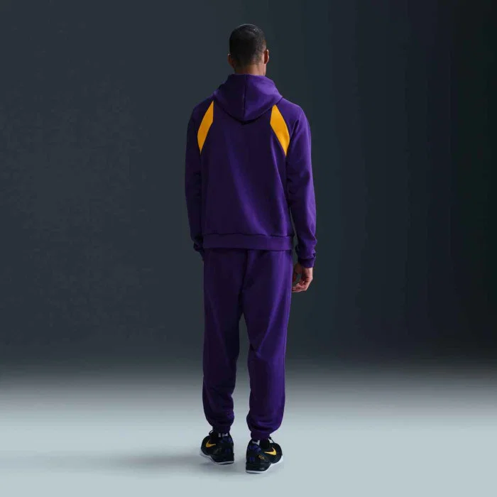 Ensemble Nike Kobe court