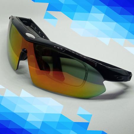 "ارفع مستوى أدائك مع نظارات شمسية رياضية!"