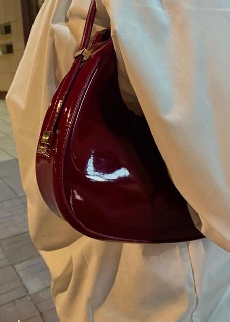 حقيبة Cherry Red