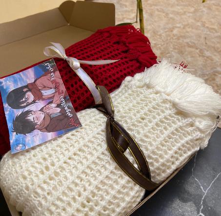 Mikasa Scarf – بوكس الالكاشكولات للكوپل