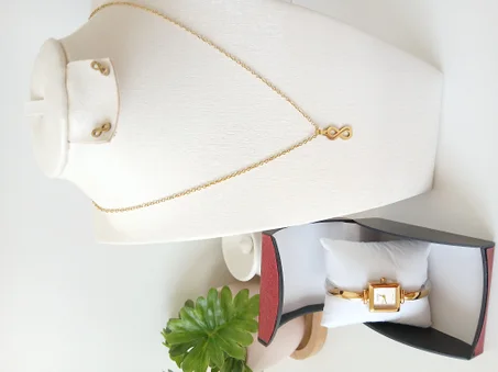 ساعة نسائية كوتشي مع أونصومبل مجاني