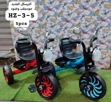 دراجات أطفال موسيقى وضوء أقل من خمس سنوات