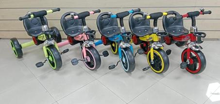 دراجات أطفال موسيقى وضوء أقل من خمس سنوات