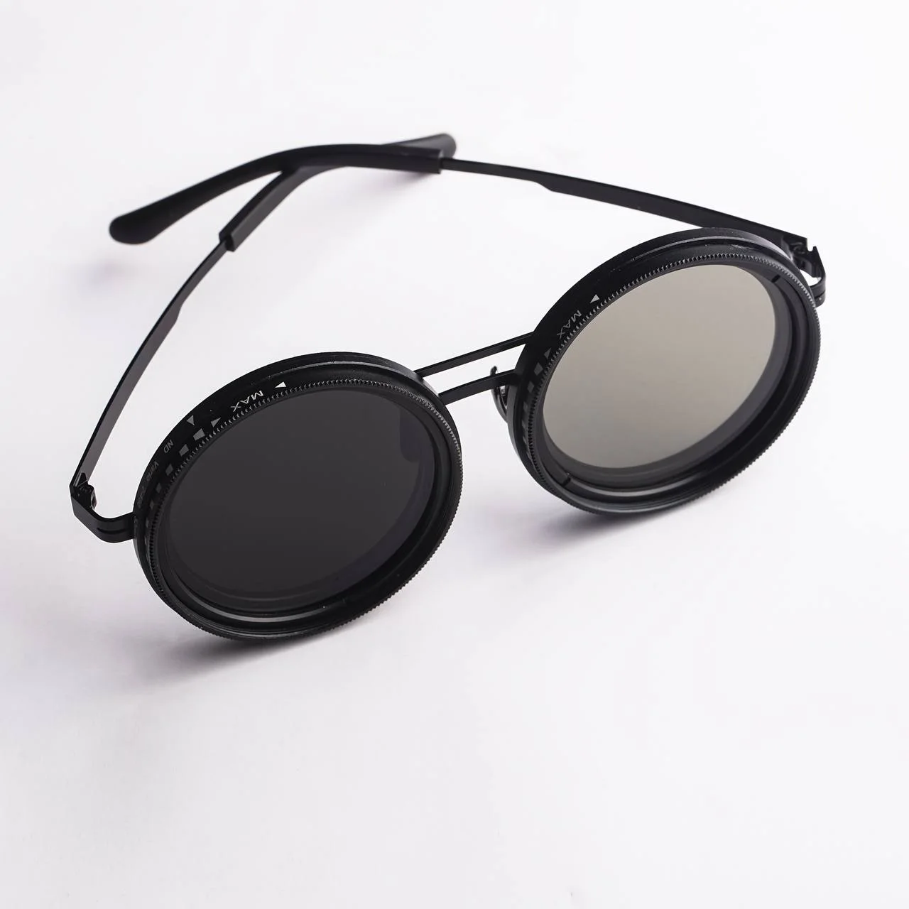 Lunette de soleil 2 en 1 : noires - rotation 360°