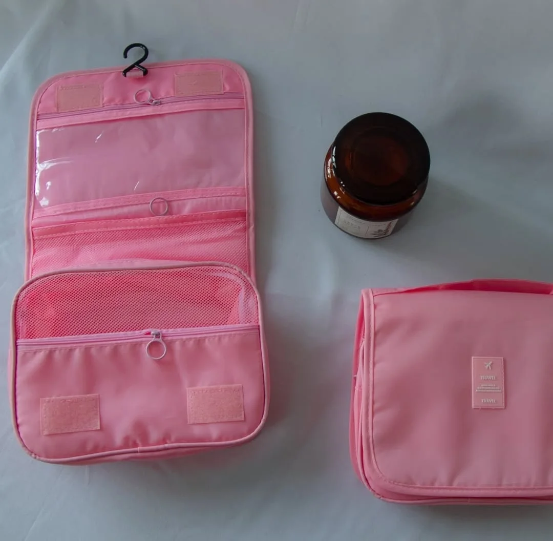 Trousse de toilette   حقيبة التجميل