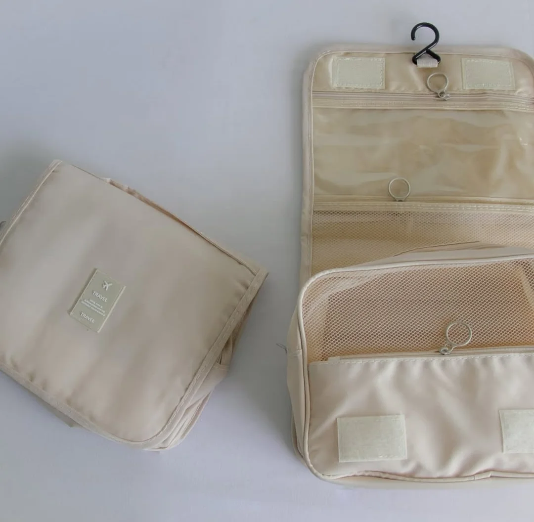 Trousse de toilette   حقيبة التجميل