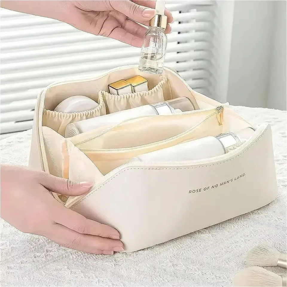 pochette maquiallge        حقيبة المكياج