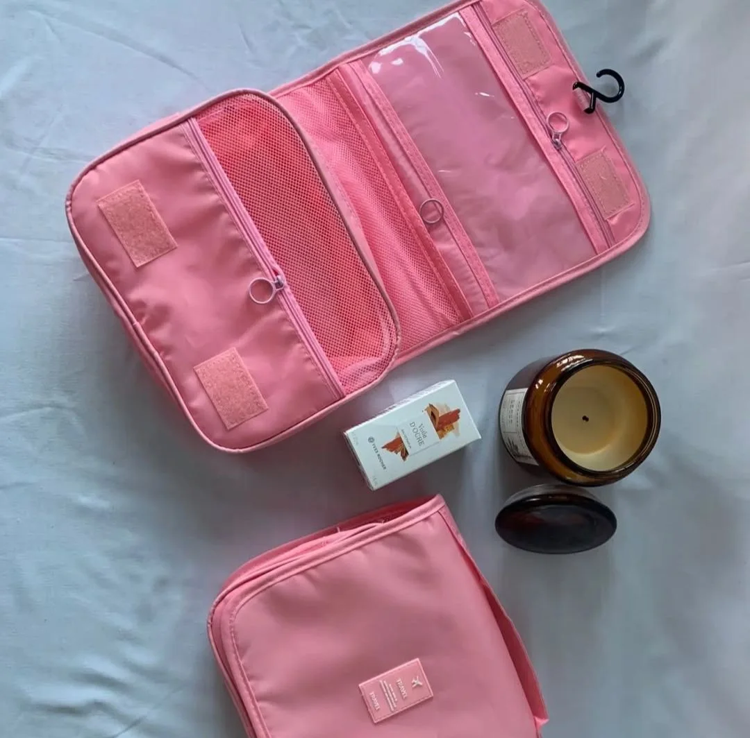 Trousse de toilette   حقيبة التجميل