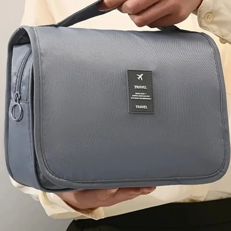 Trousse de toilette   حقيبة التجميل