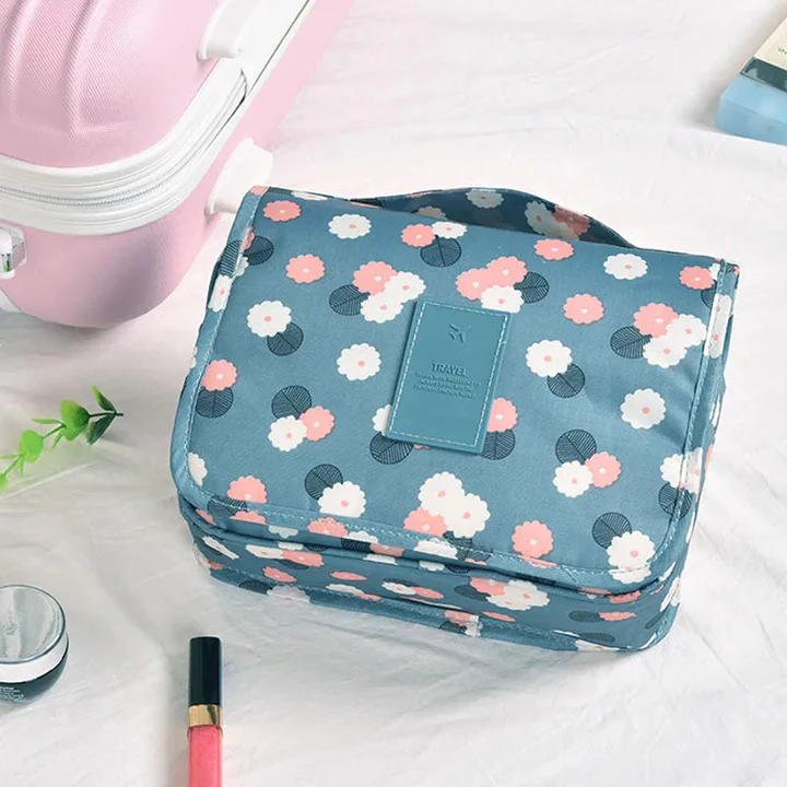 Trousse de toilette   حقيبة التجميل