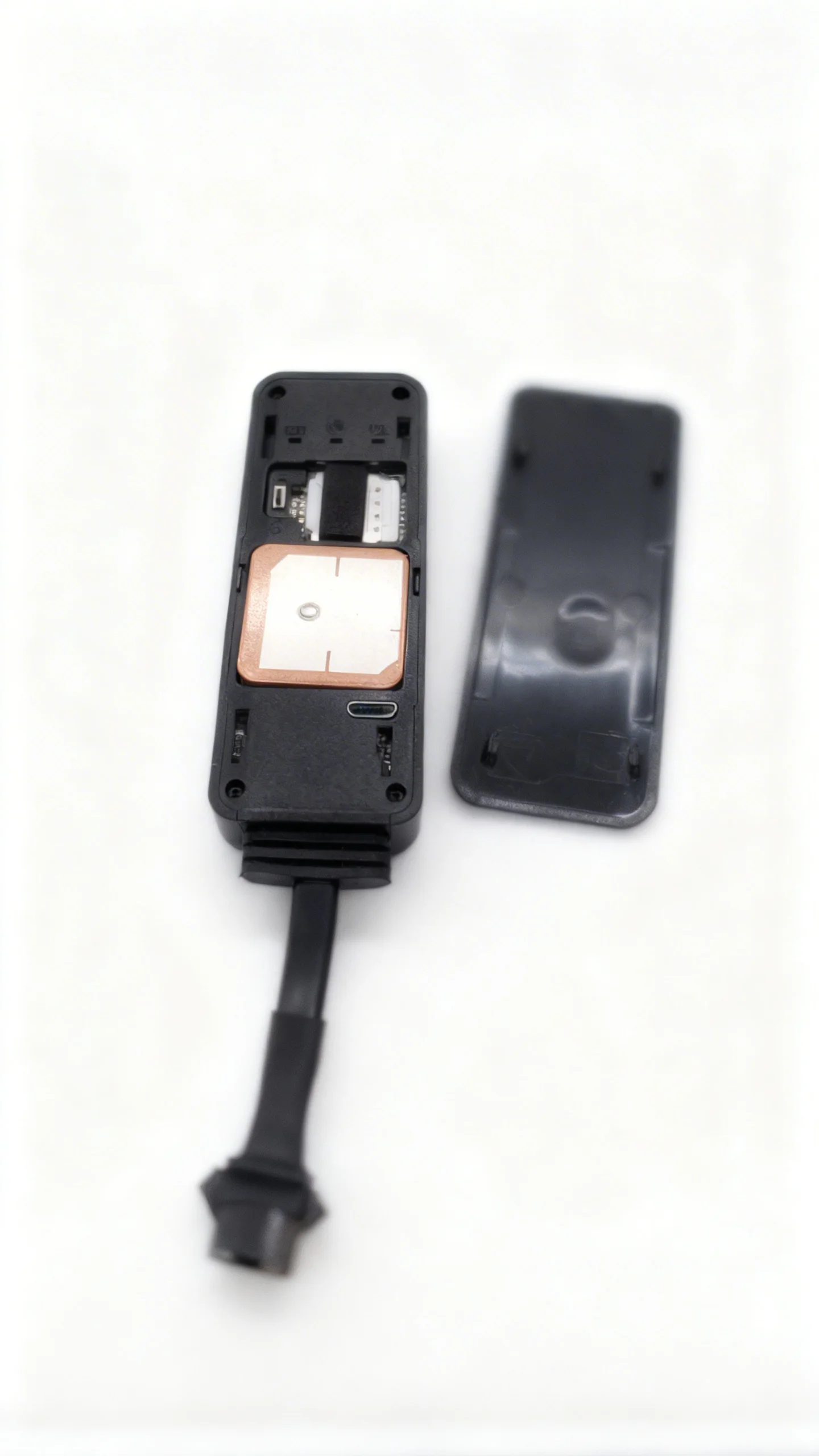 جهاز تتبع الدراجات النارية 4G GPS Trackerالاحترافي 🏍️ 🛡️ حماية كاملة 100% وتحكم عن بعد بلمسة واحدة 📲 ⚡ السرعة، الدقة، والأمان مع 212 Technique ⚡