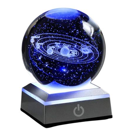 كرة بلورية ثلاثية الأبعاد بقاعدة مربعةتتميز بتصميم ثلاثي الأبعاد واقعي للنظام الشمسي