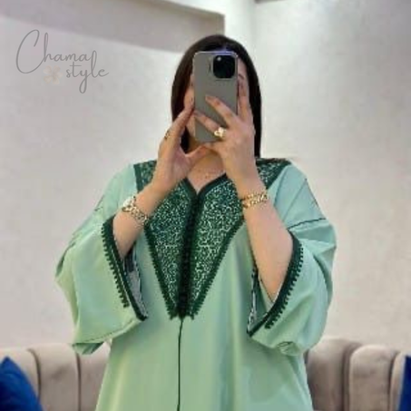 قفطان النخوة، بفصالة مخزانية بالعقاد و الطرز التقليدي