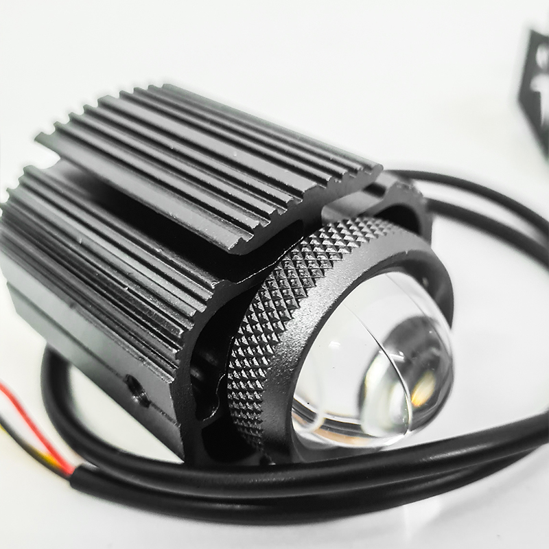 Lampe moto LED avec loupe