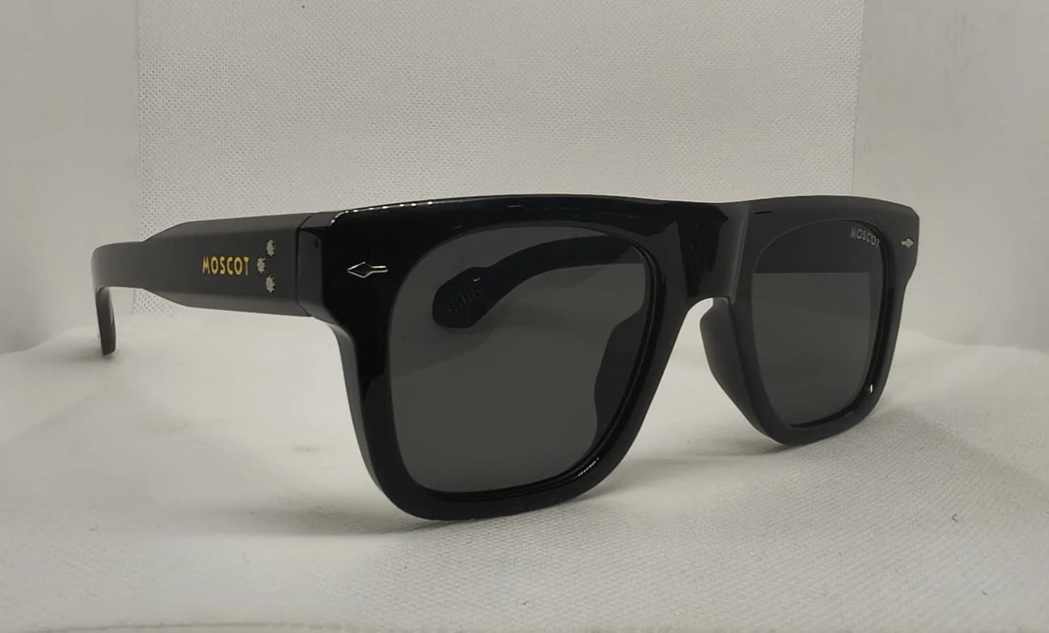 MOSCOT 2