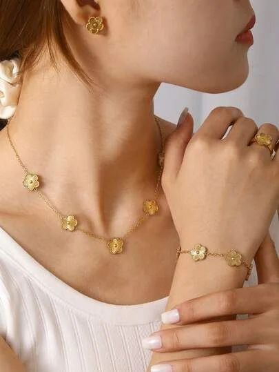 Ensemble Lucky Flower