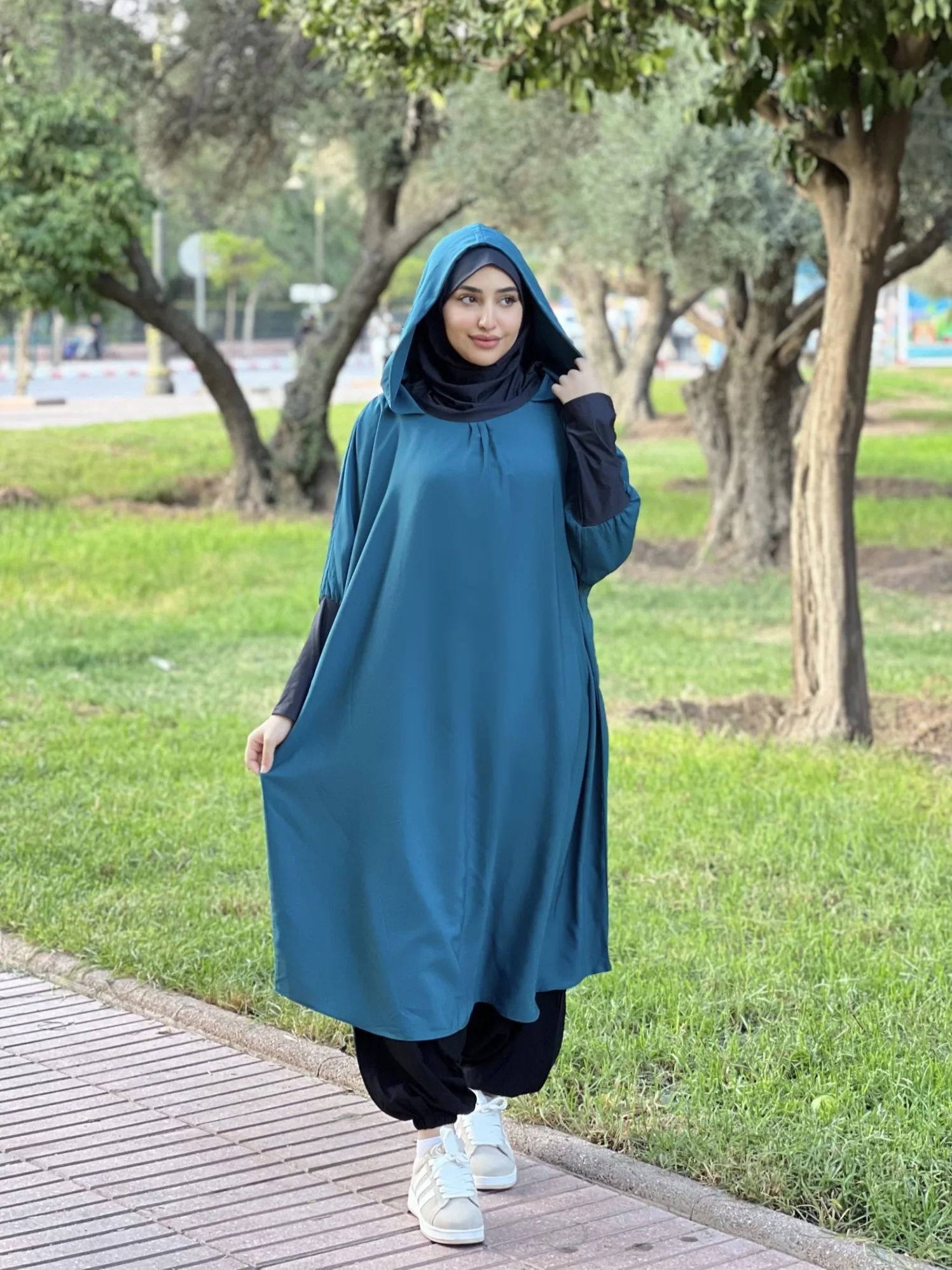 طقم الرياضي اخضر بترولي