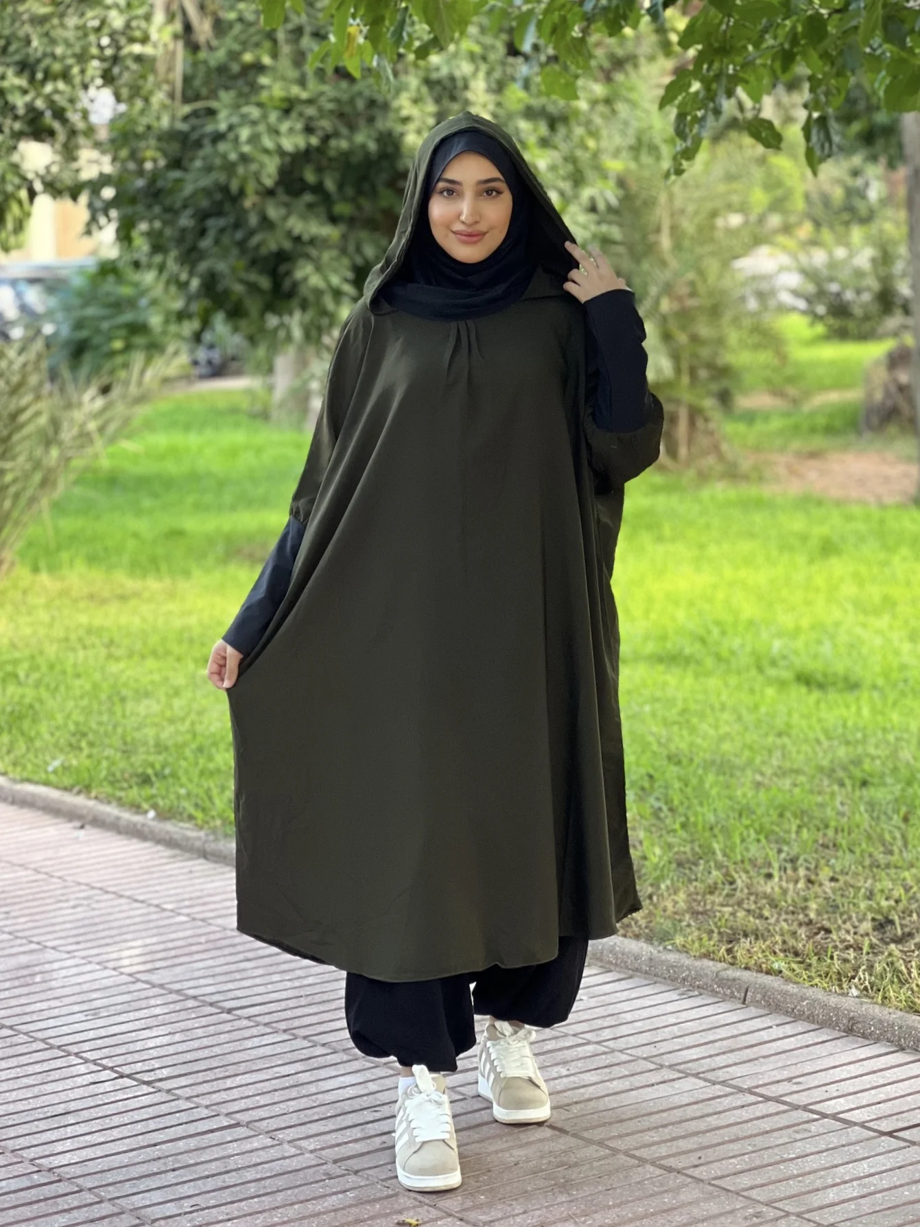 الطقم الرياضي زيتي