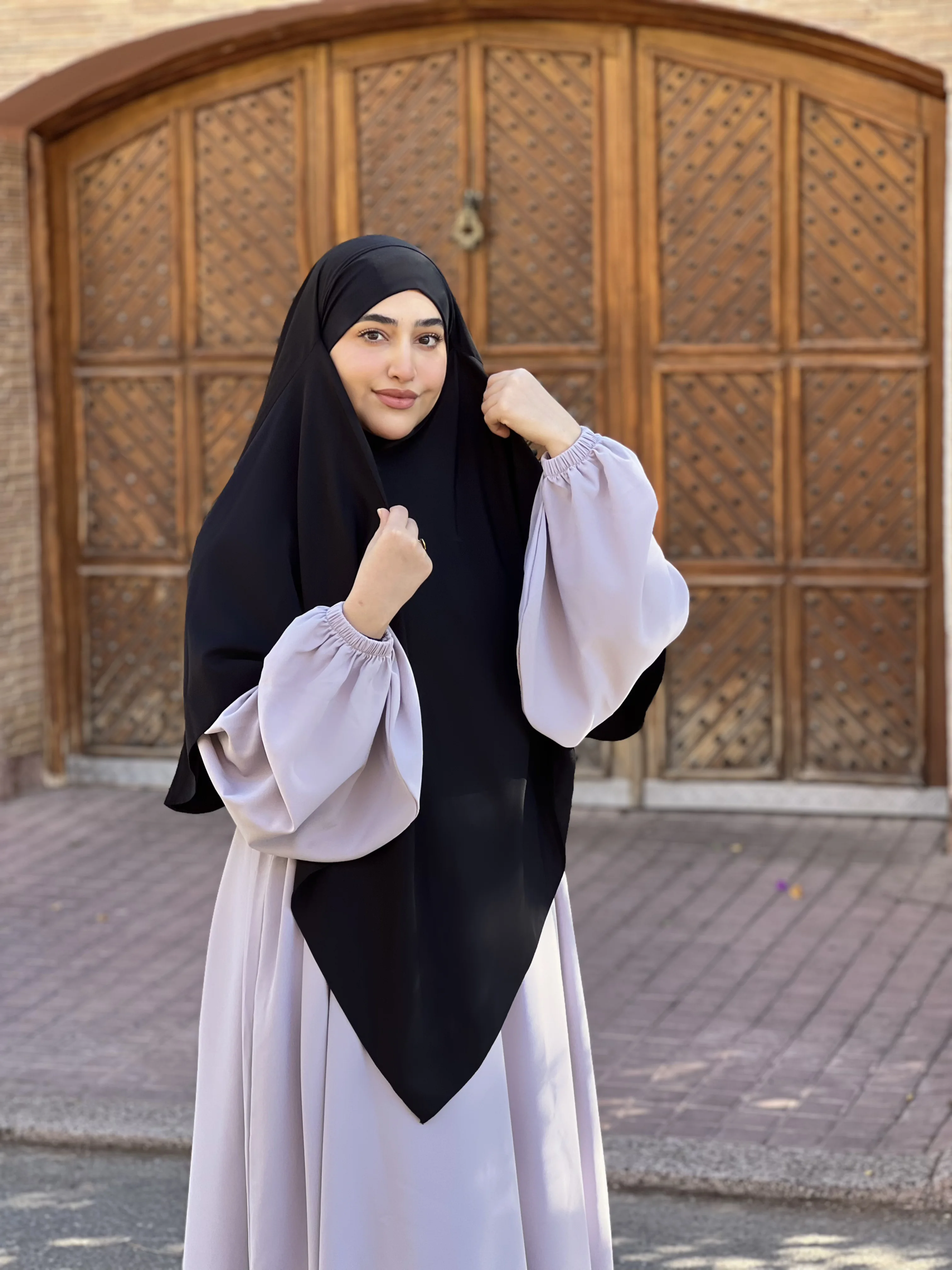 طقم أروى (الأسود مع الرمادي)