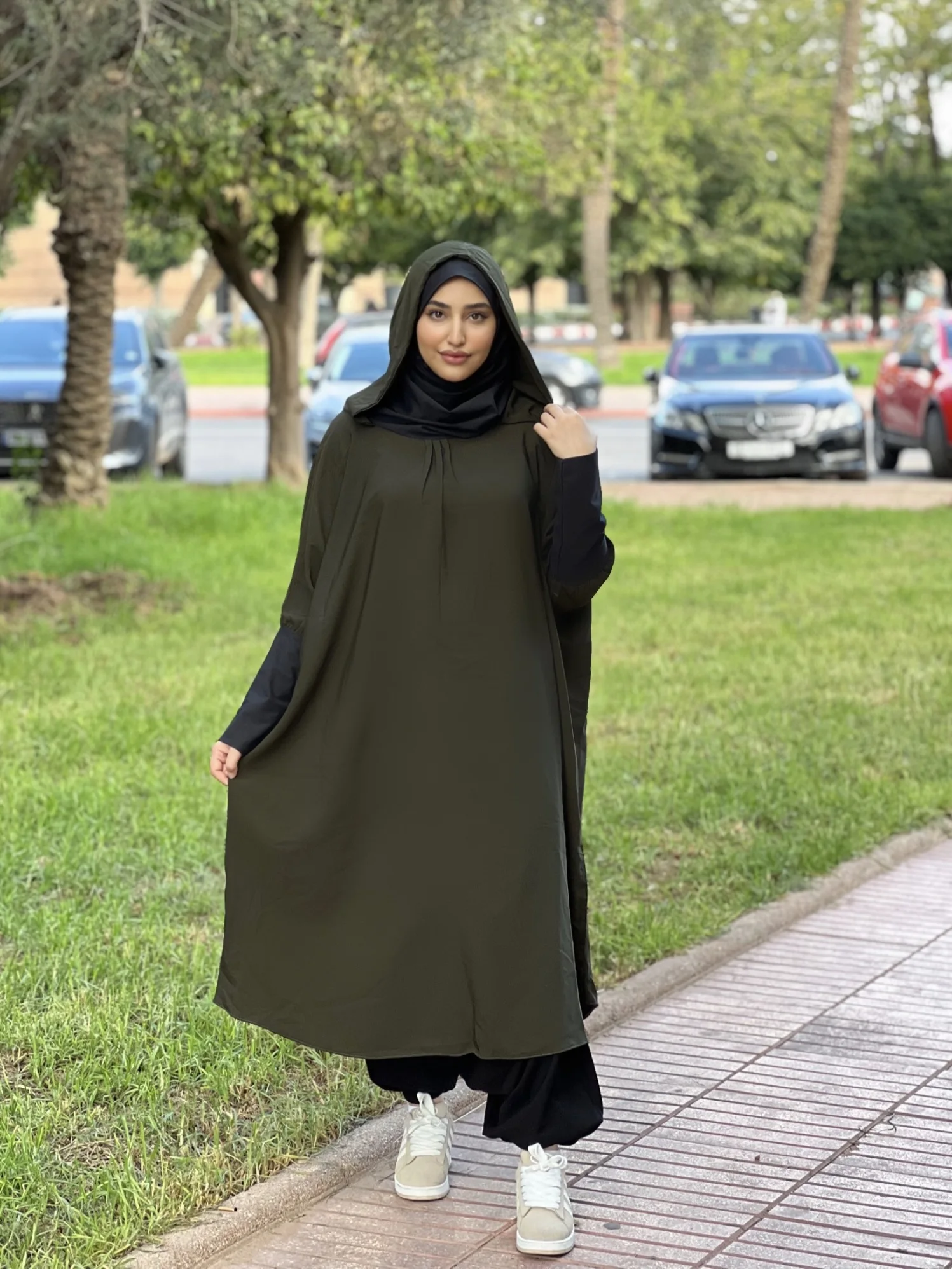 الطقم الرياضي زيتي