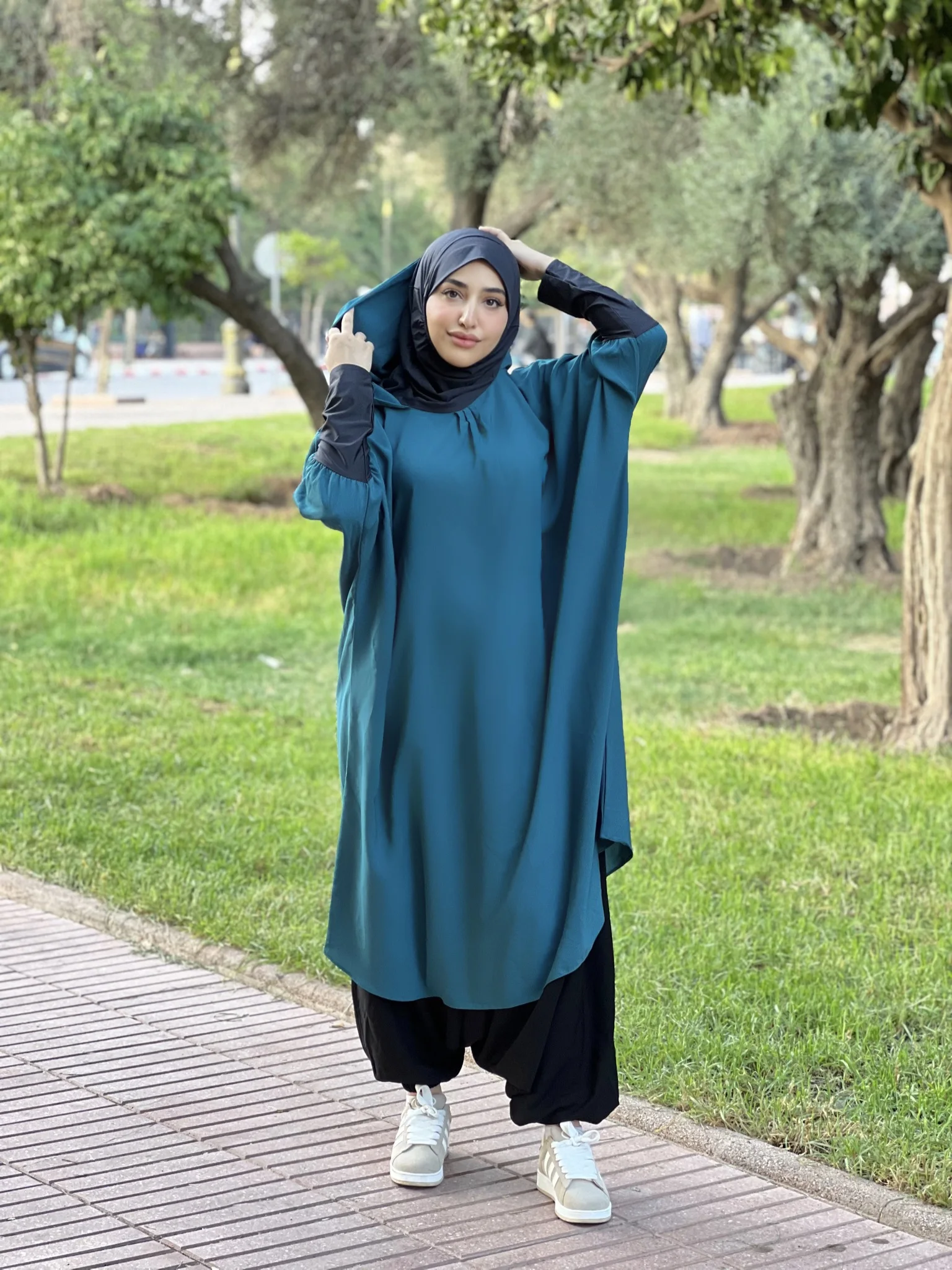 طقم الرياضي اخضر بترولي