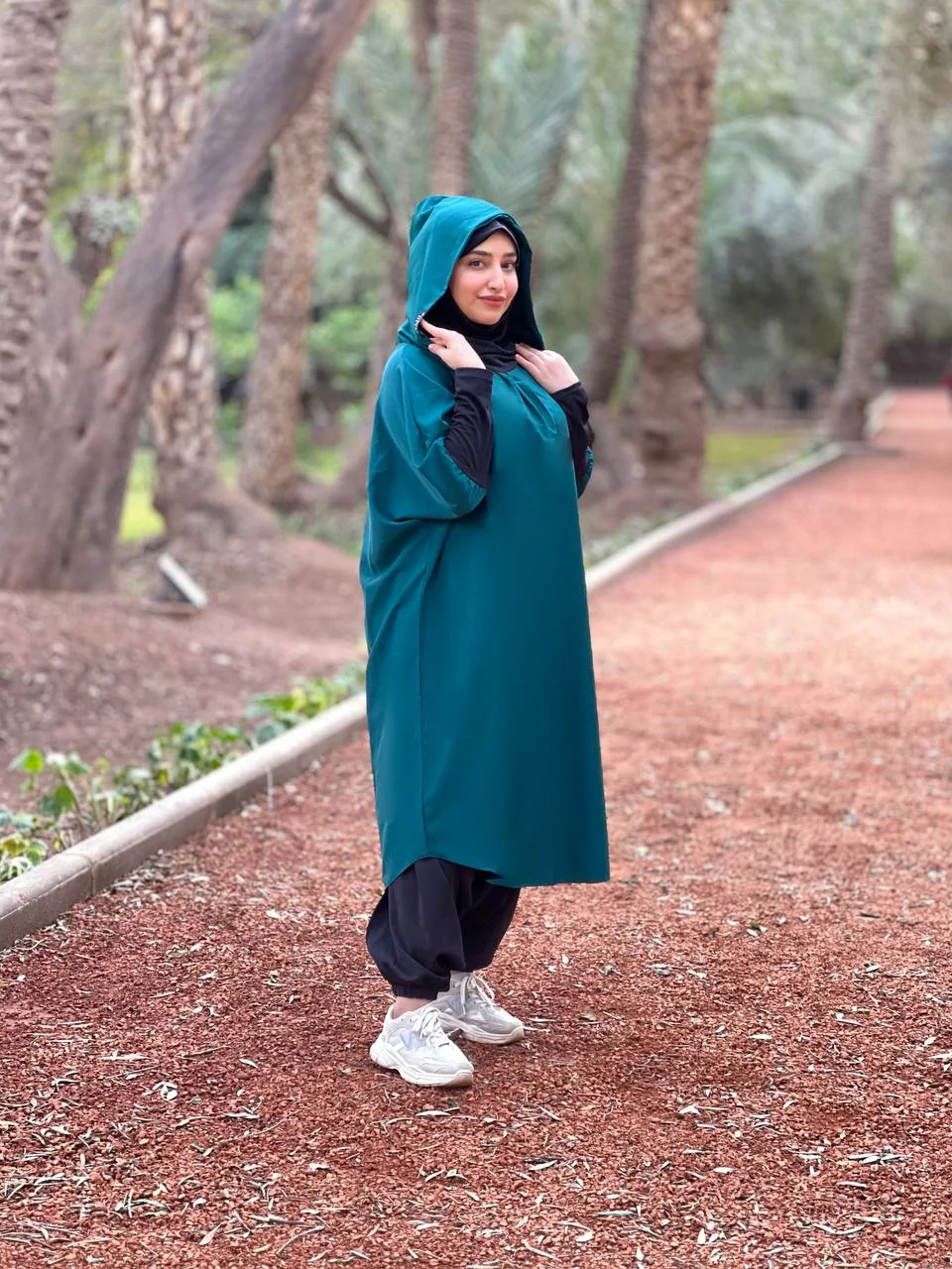 طقم الرياضي اخضر بترولي