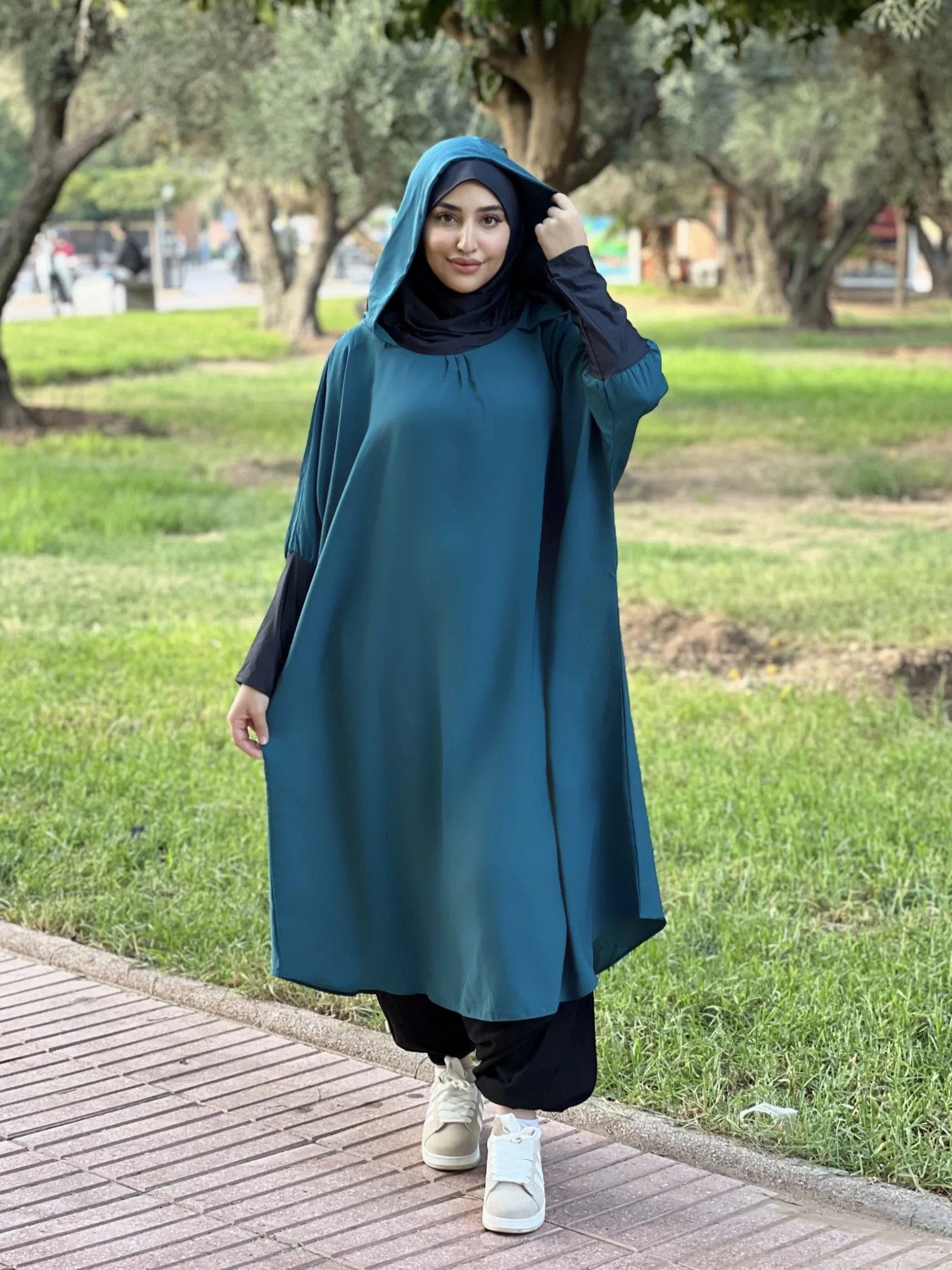 طقم الرياضي اخضر بترولي