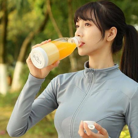 قنينة عصر الفواكه