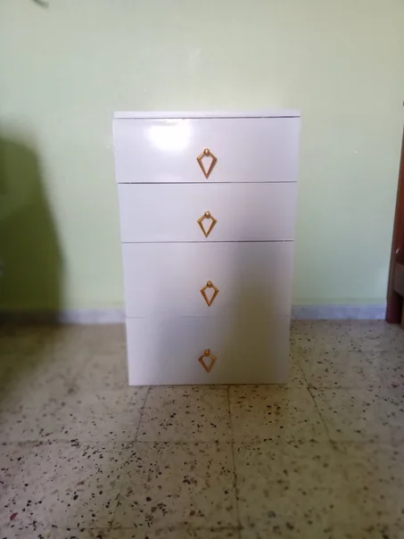 مكتب ثلاثي الاستعمال